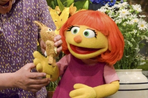 Ea este Julia, primul muppet cu autism din “Sesame Street”!