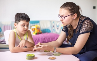 300 de copii cu autism